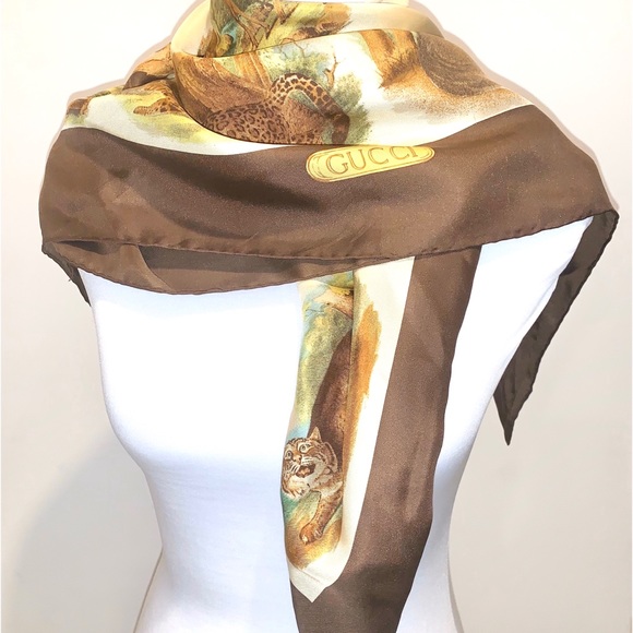 Gucci vintage jungle print scarf . 34x34 - Picture 2 of 8